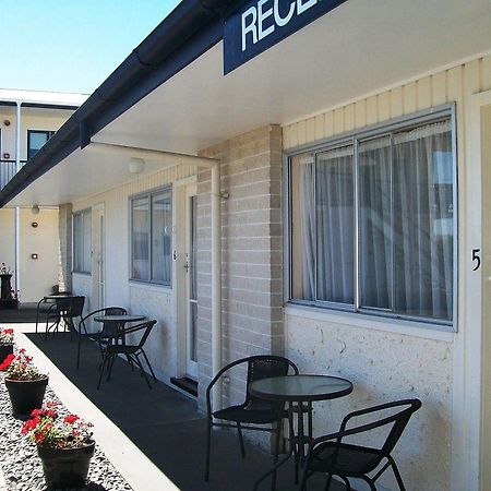 Cedar Court Motel Napier Exterior photo